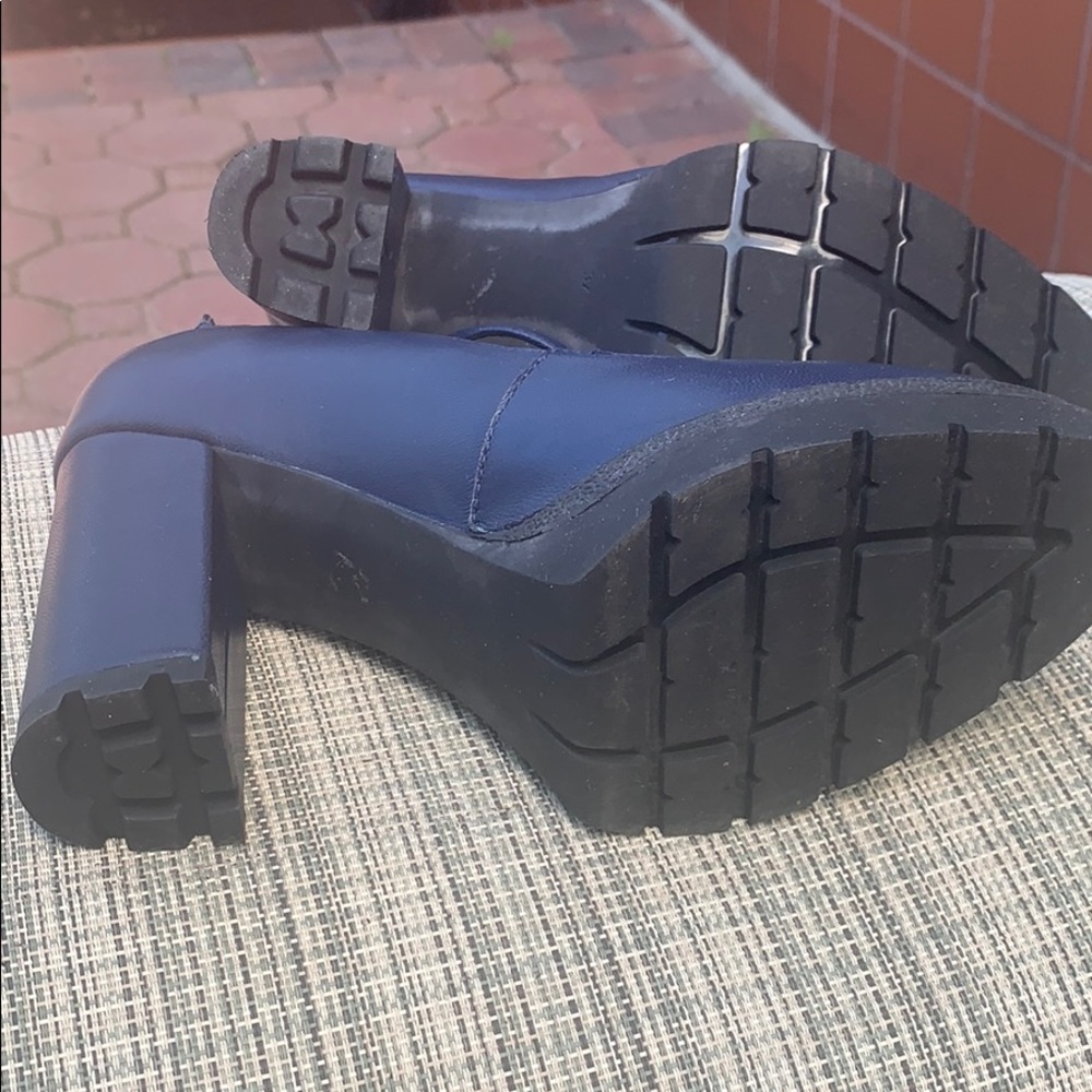 Shoes - Picture 4 of 4